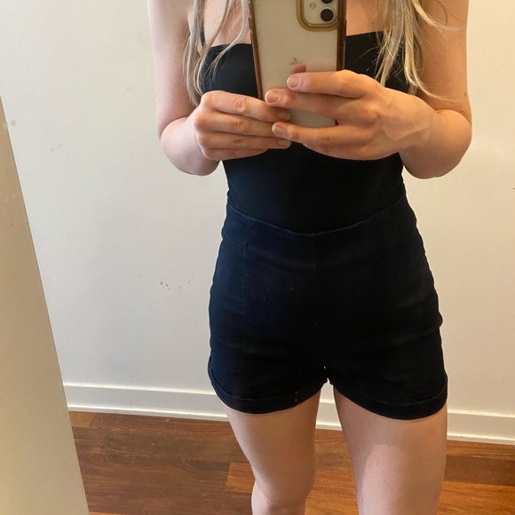 Cooperative Shorts in Navy - Picture 2 of 4